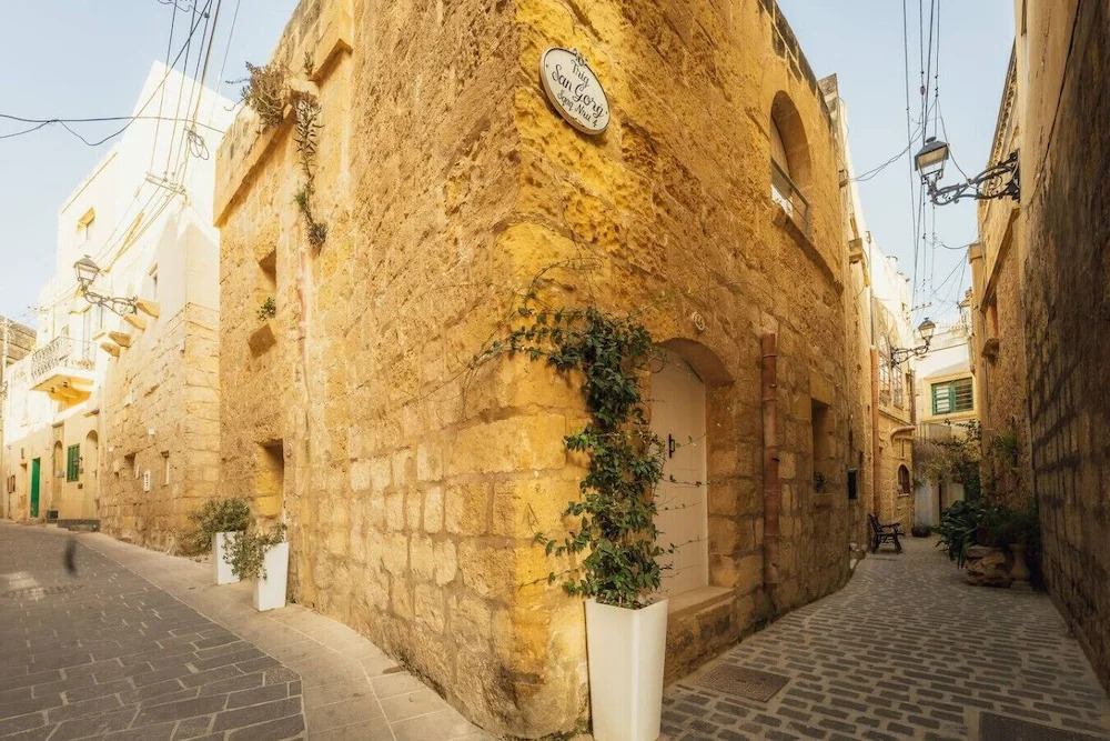 Traditional 500 Year old Gozitan Townhouse