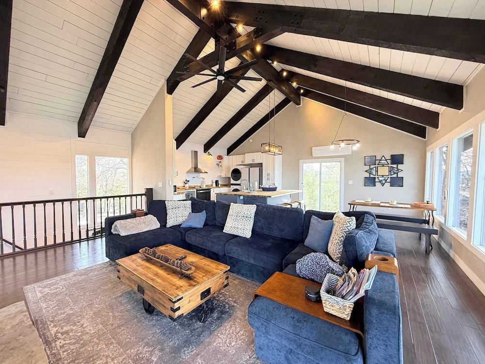 Wide Sky Chateau Lake Views