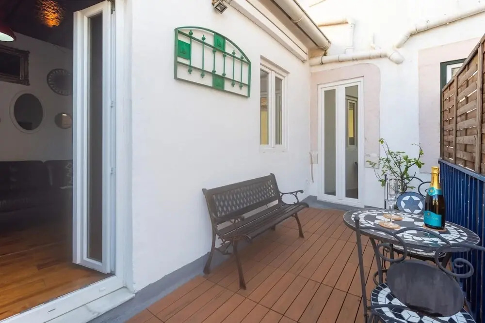 Historical Centre Terrace Aircon by LD Apartments