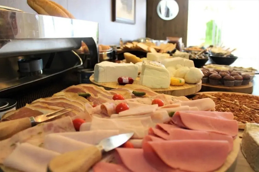 Aristo House Hotel