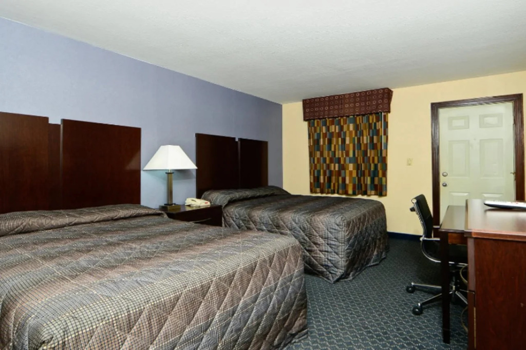 Golden Hill Inn-Danbury