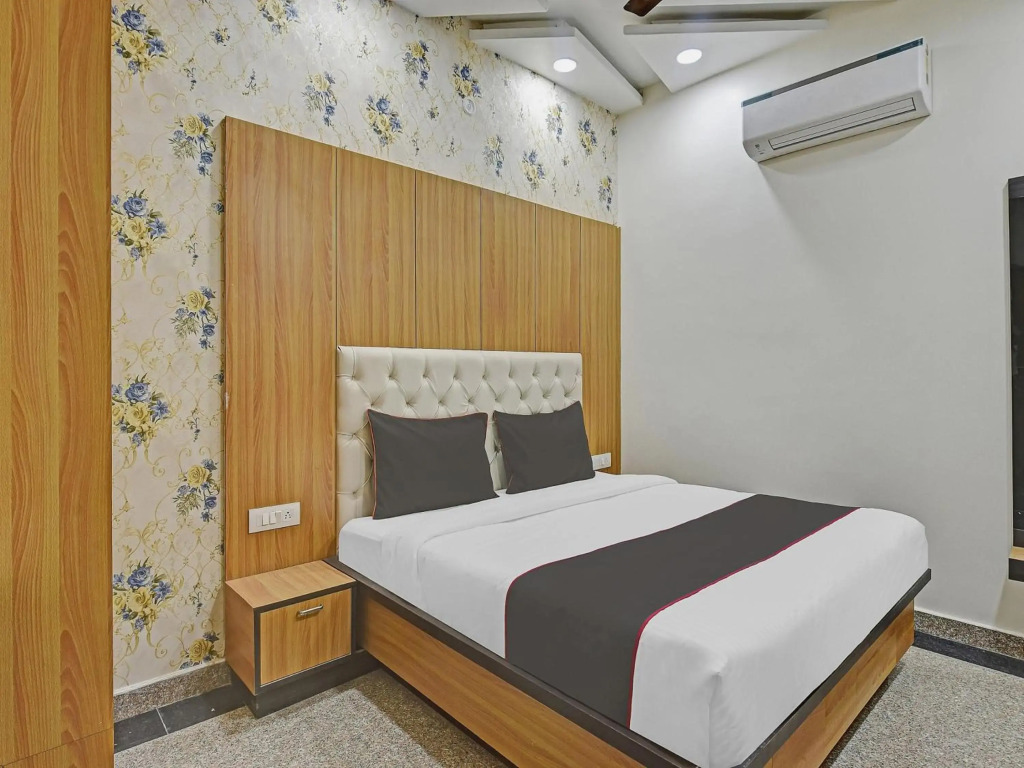 Collection O 86478 Hotel Greenleaf