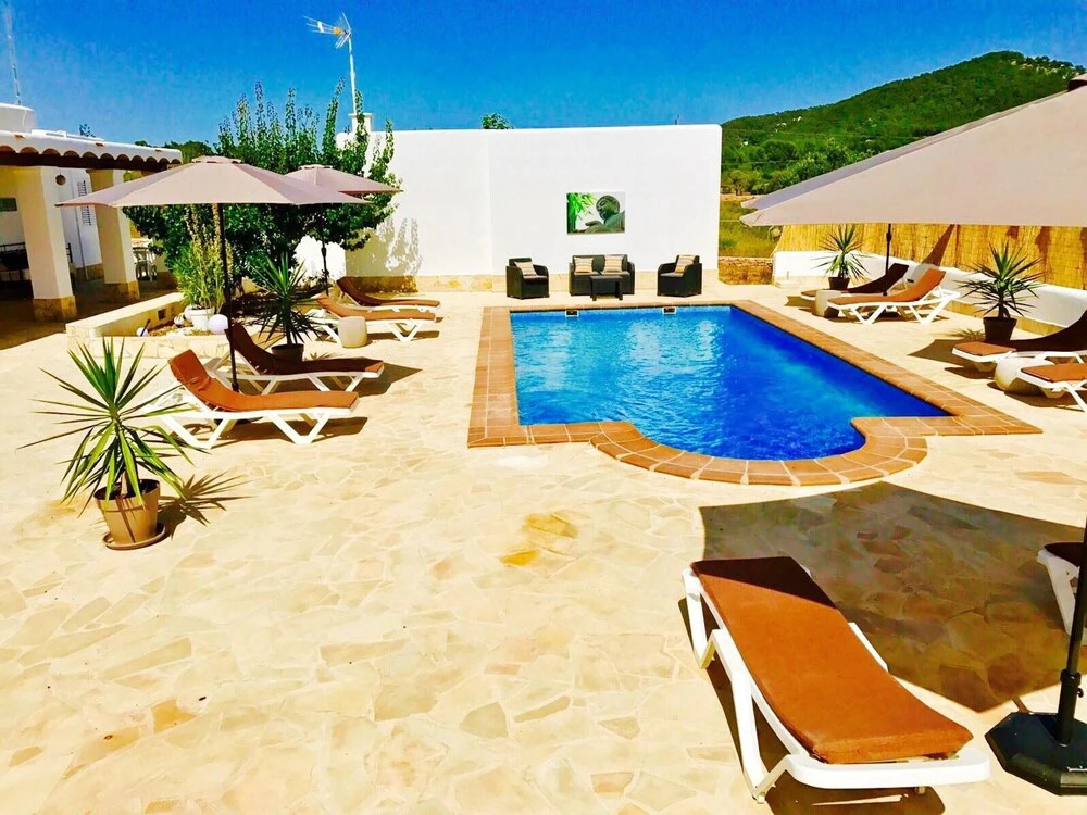 House with 4 Bedrooms in Santa Eulalia Del Río, with Wonderful Mountain View, Shared Pool, Enclosed Garden - 3 Km From the Beach