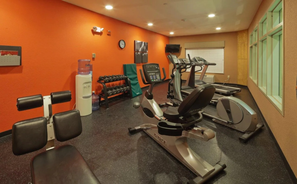 Country Inn & Suites by Radisson, Madison Southwest, WI