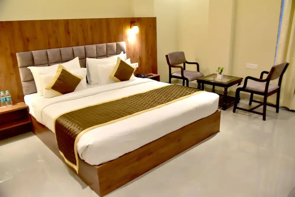 Hotel Aarna