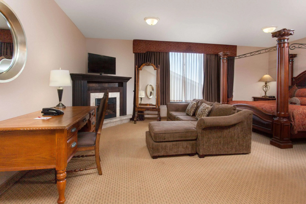 Ramada by Wyndham Brooks