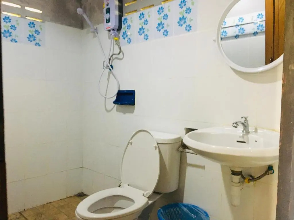 Golden Hut -Chill Bungalows in town黄金泰式传统独栋小屋