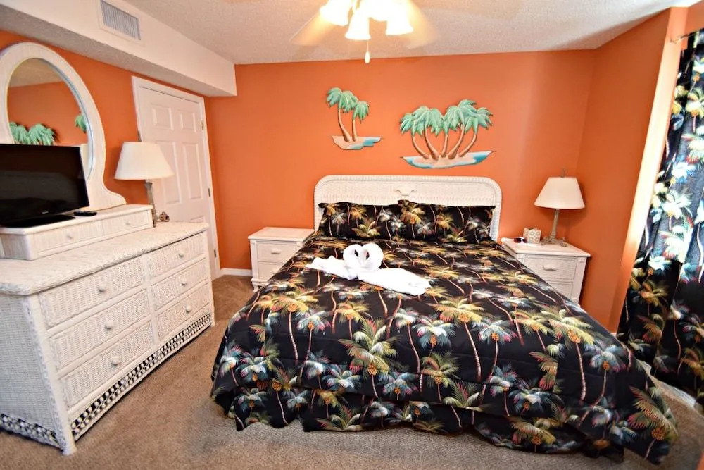 Royal Palms 801 by RedAwning