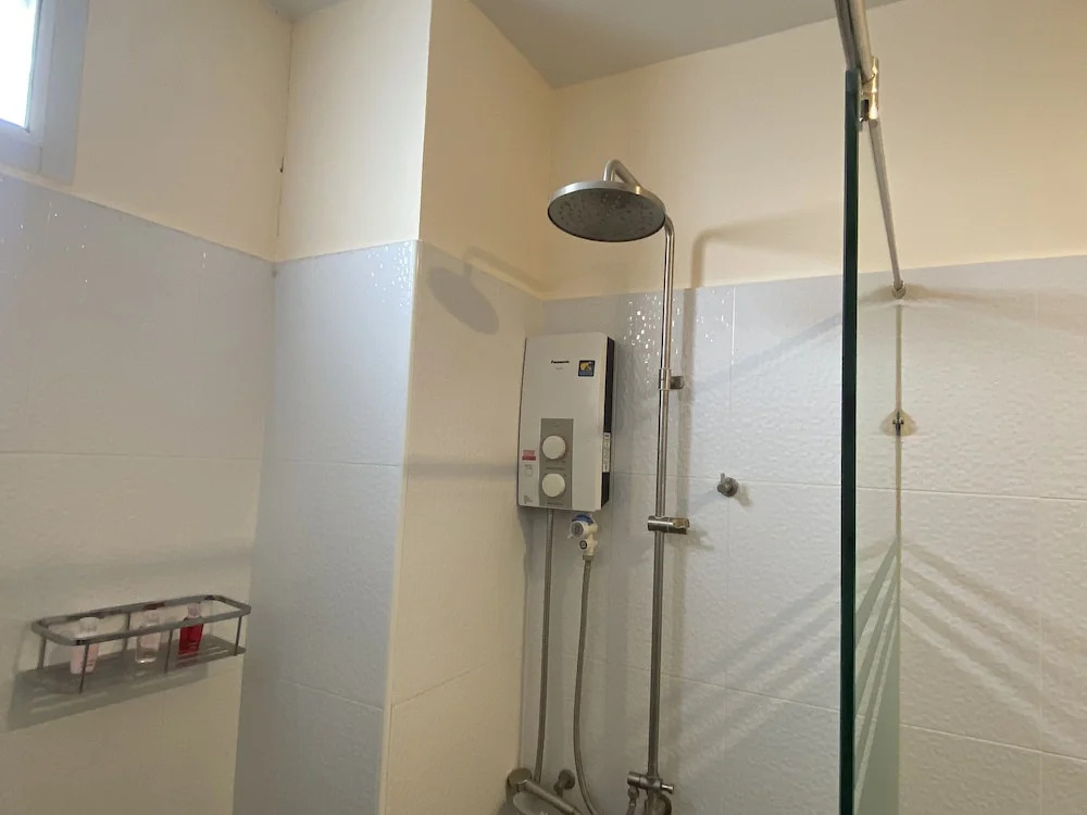RoomQuest Chonburi Laem Chabang