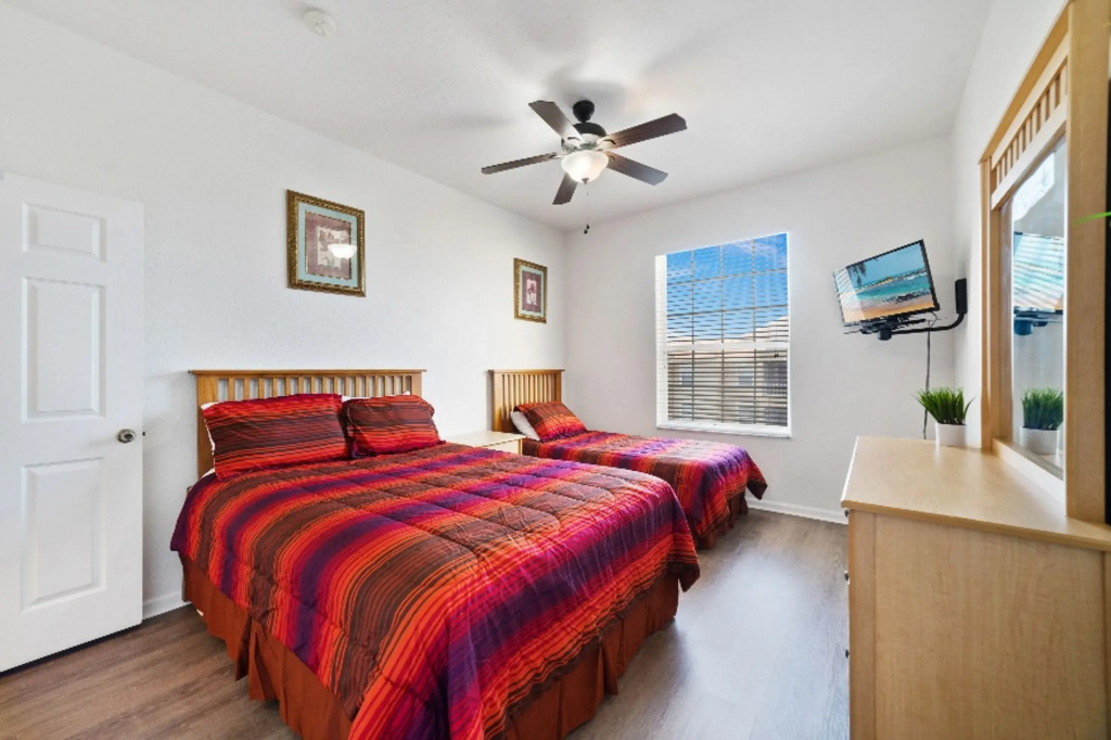 10 Min. To Disney - Gated Resort With Large Heated, Four Corners