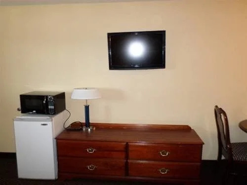 Camelot Inn Elyria