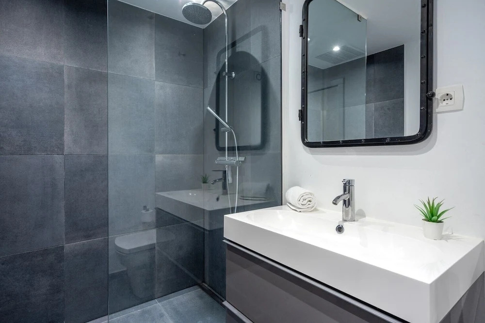 Stunning 3BR Terrace Apartment Best location Ref 124