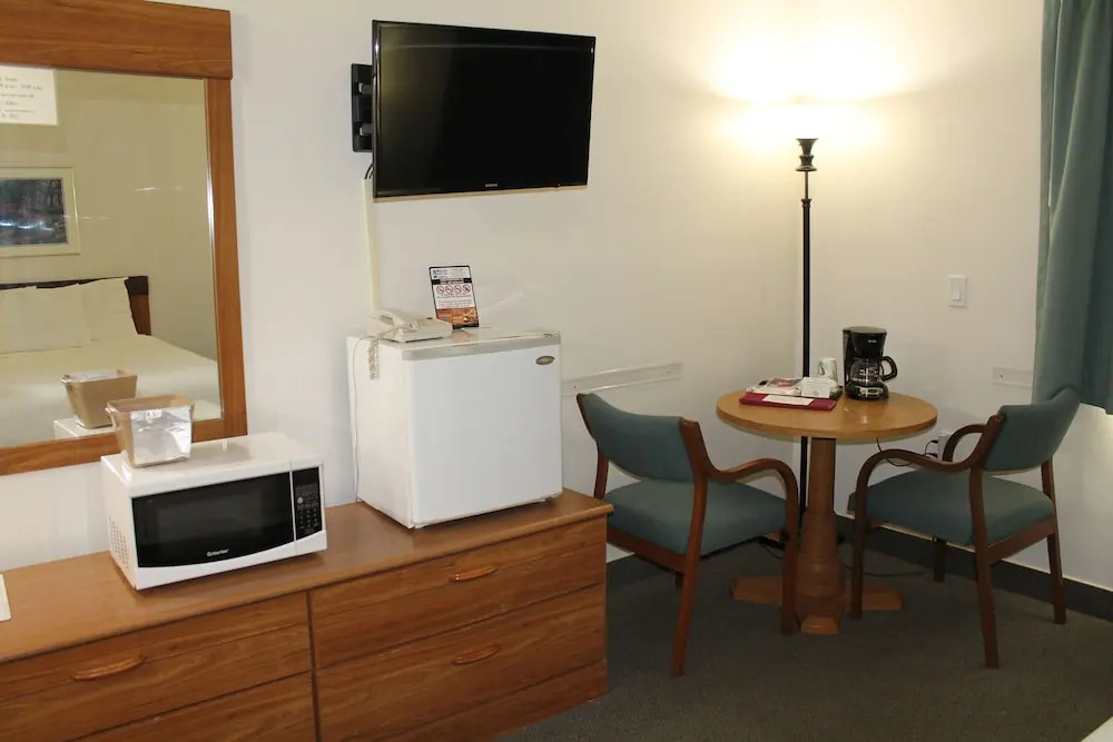 American Host Inn