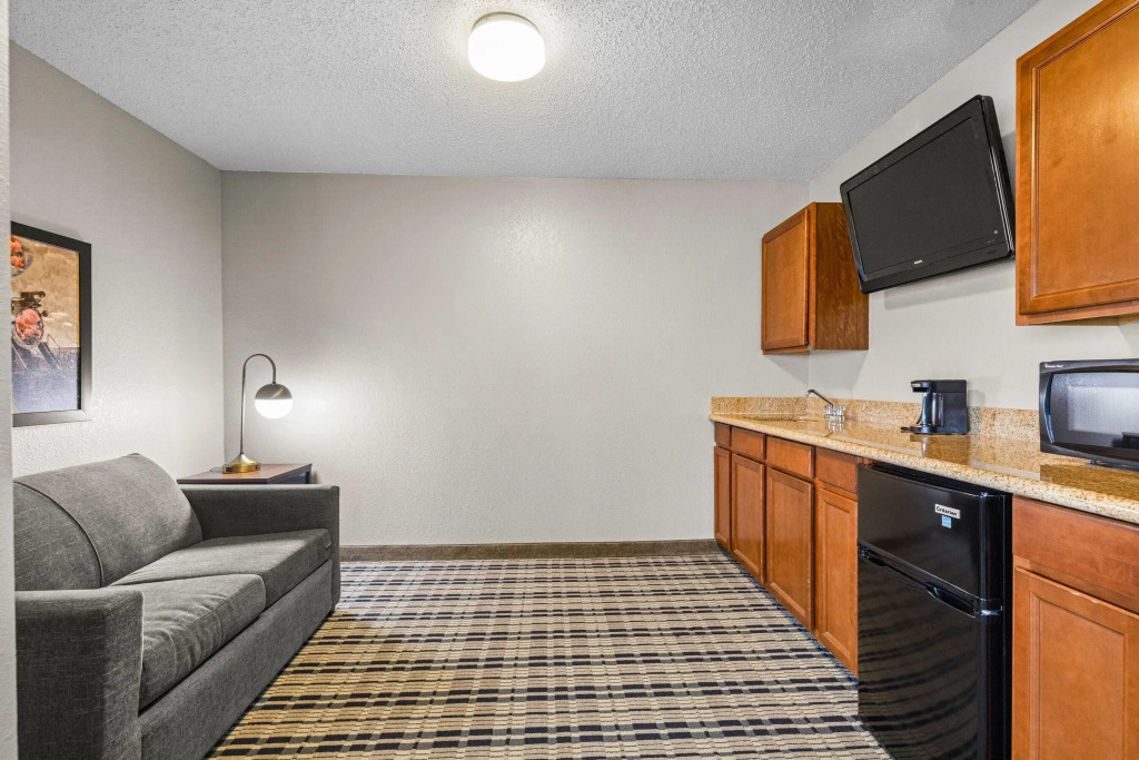 AmericInn by Wyndham Chamberlain Conference Center
