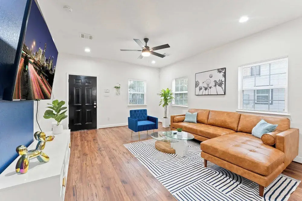 NRG Medcenter 2BD 2 5BA w Fencedyard Washerdryer