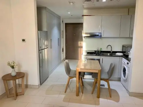 Montrell by Azizi - 5 mins from the Festival Plaza Mall and 12 mins from Dubai Marina