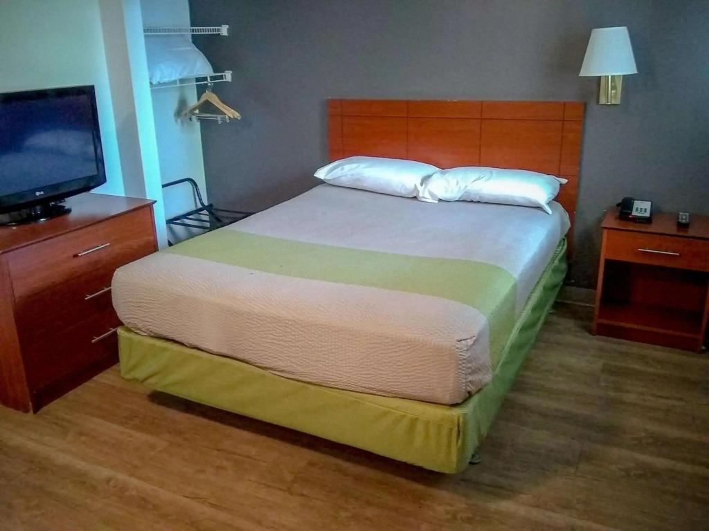 Studio 6 Extended Stay - Fayetteville, NC - Fort Liberty Area