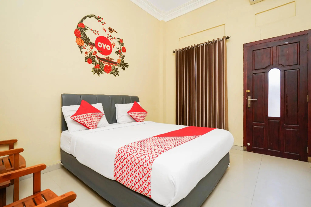 RedDoorz at Kutisari 2 Surabaya