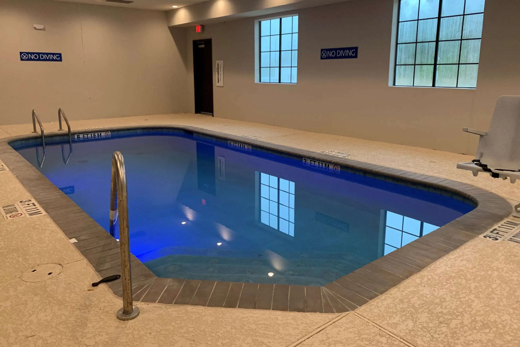Days Inn & Suites by Wyndham Tomball Houston NW