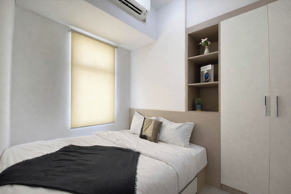 Simple Look 1Br Apartment At Vittoria Residence
