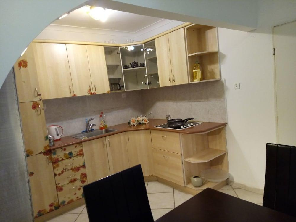 Zimmer Dora Dead Sea