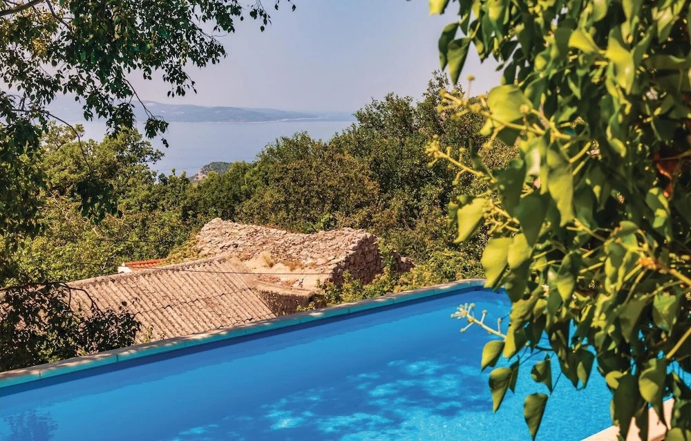 Beautiful Home in Gornji Tucepi With Wifi and 3 Bedrooms