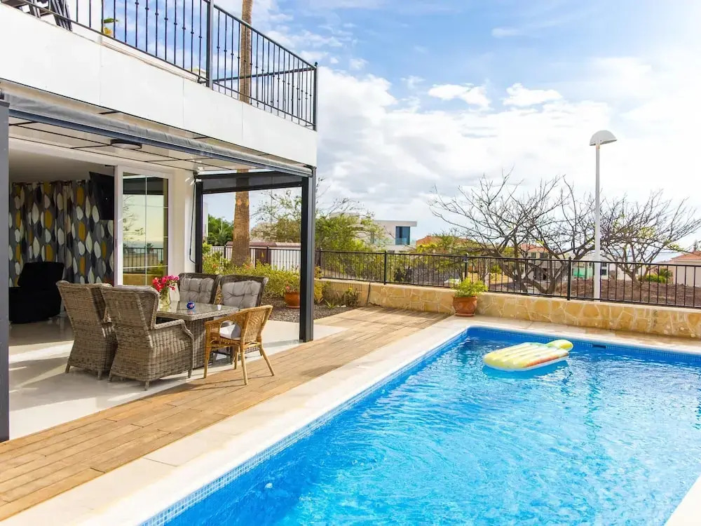 Heated Pool Stunning Sea Views