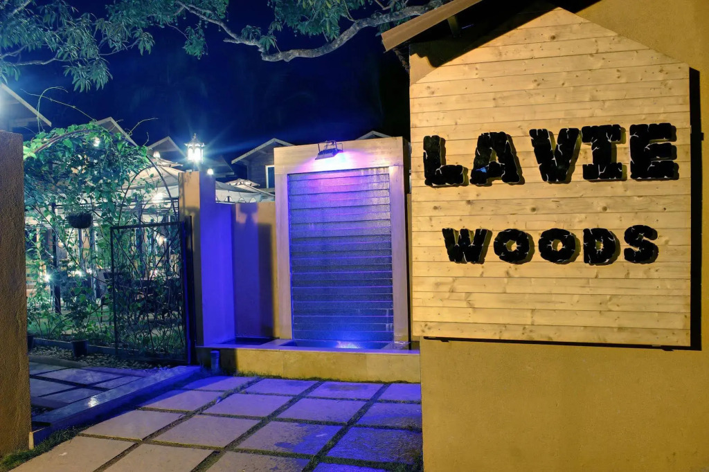 La Vie Woods- couples/families only