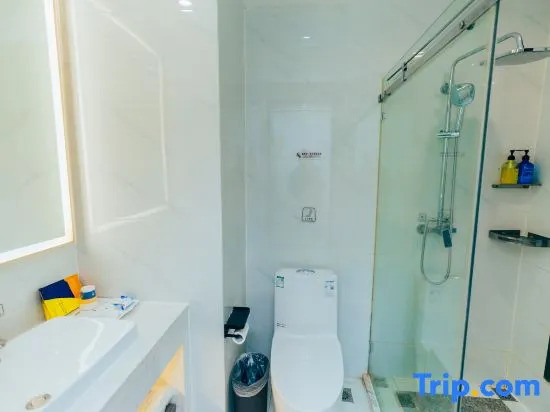 7 Days Premium Hotel