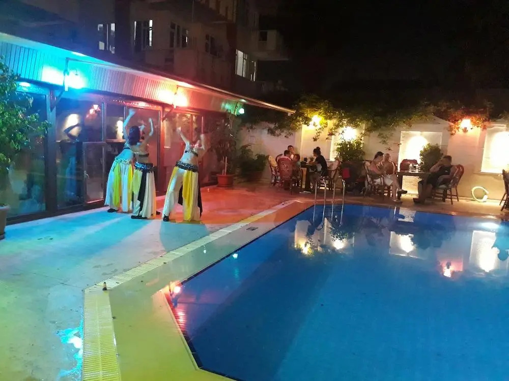 Orient Apart Hotel