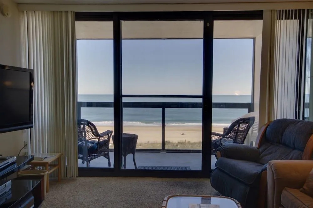 Golden Sands 504 - 2 Br Condo