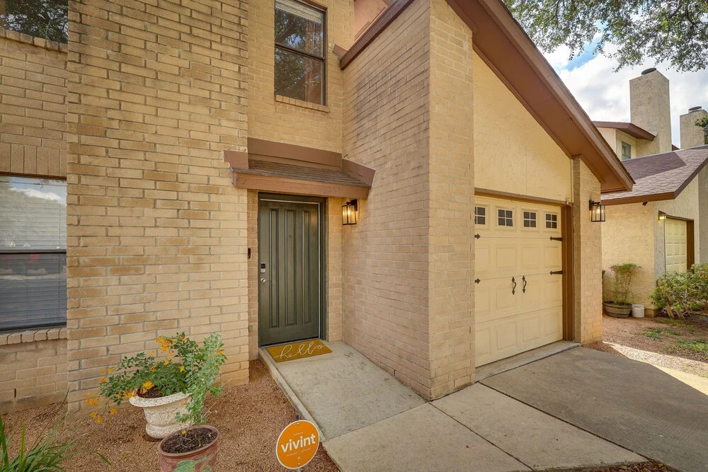 San Antonio Townhome: 3 Mi to Lackland Afb!