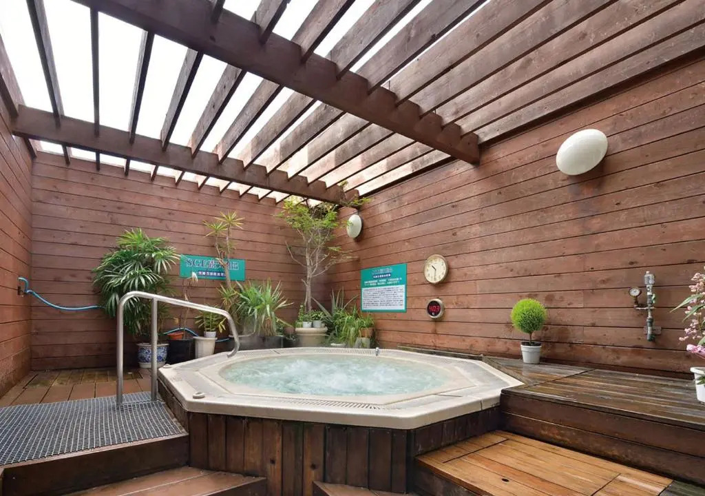 Capsule and Sauna Rosco