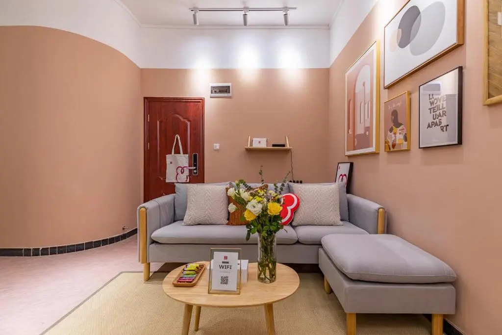 Guangzhou Sports West Railway Station of Tianhe District,Locals Hotels Apartment00185140