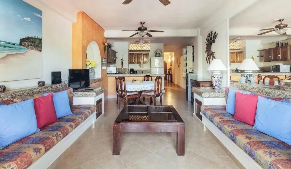 Ocean View 1Br Condo-balcony-beach-pool - 301