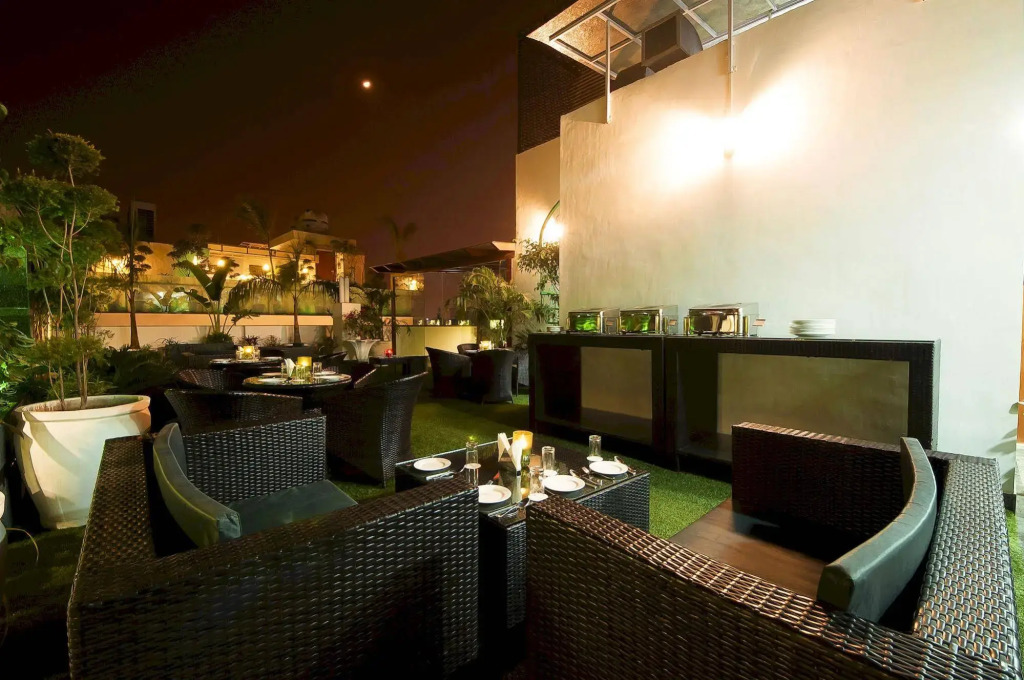 Hotel Star Palace - Near Karol Bagh Metro