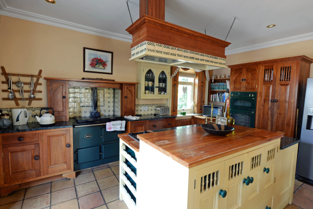 The Priory - Country Manor House, Log Burner, Sea Views, Pet Friendly