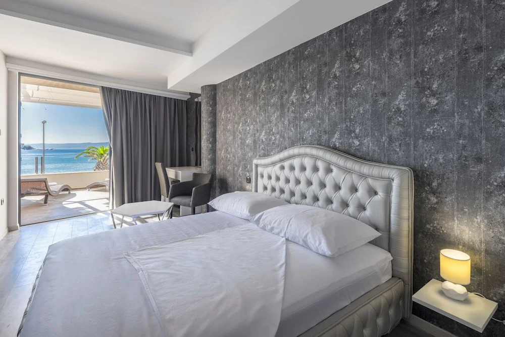 Sea View Luxury Rooms Seven of Nine