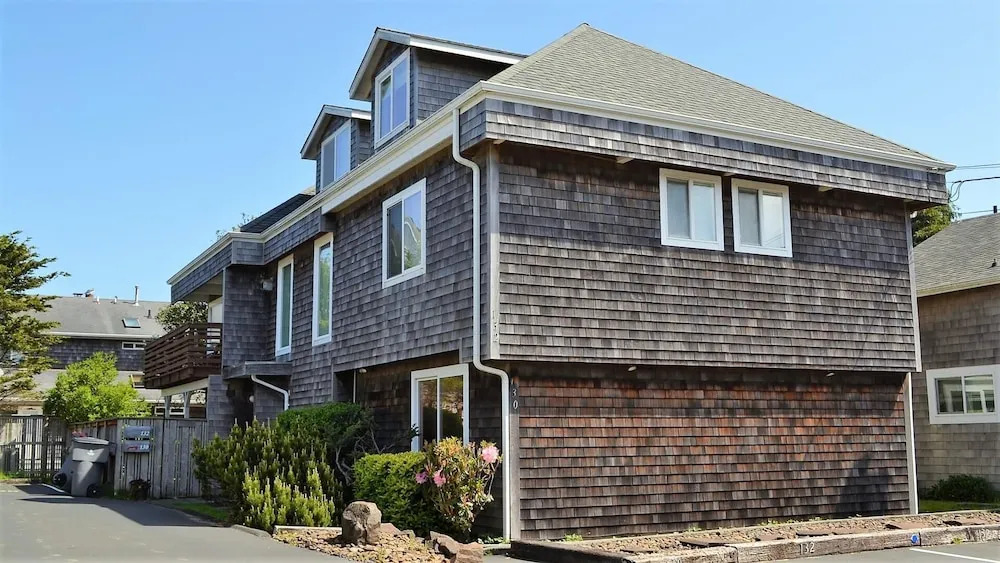 132 6Th Avenue