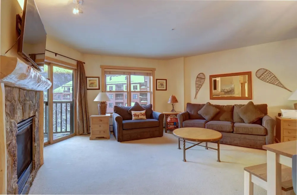 Perfect Ski Condo Steps from the Super Bee & Golf Course - CS325 by Redawning