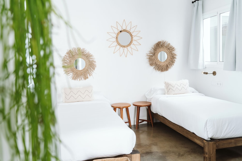 Arena Wave Hostel