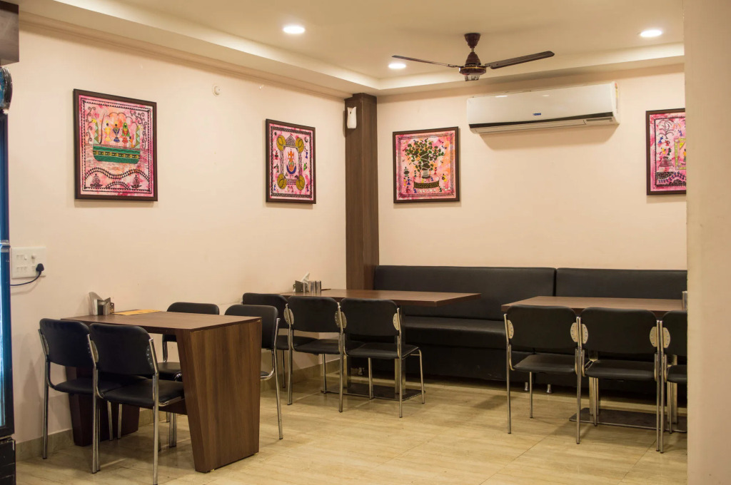 OYO Rooms Sargam Cinemas