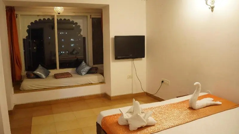 Natural Lake View Hotel