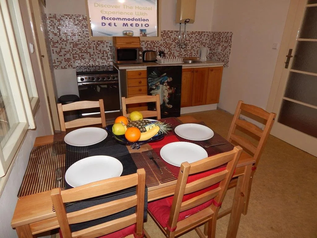 Hostel Del Medio