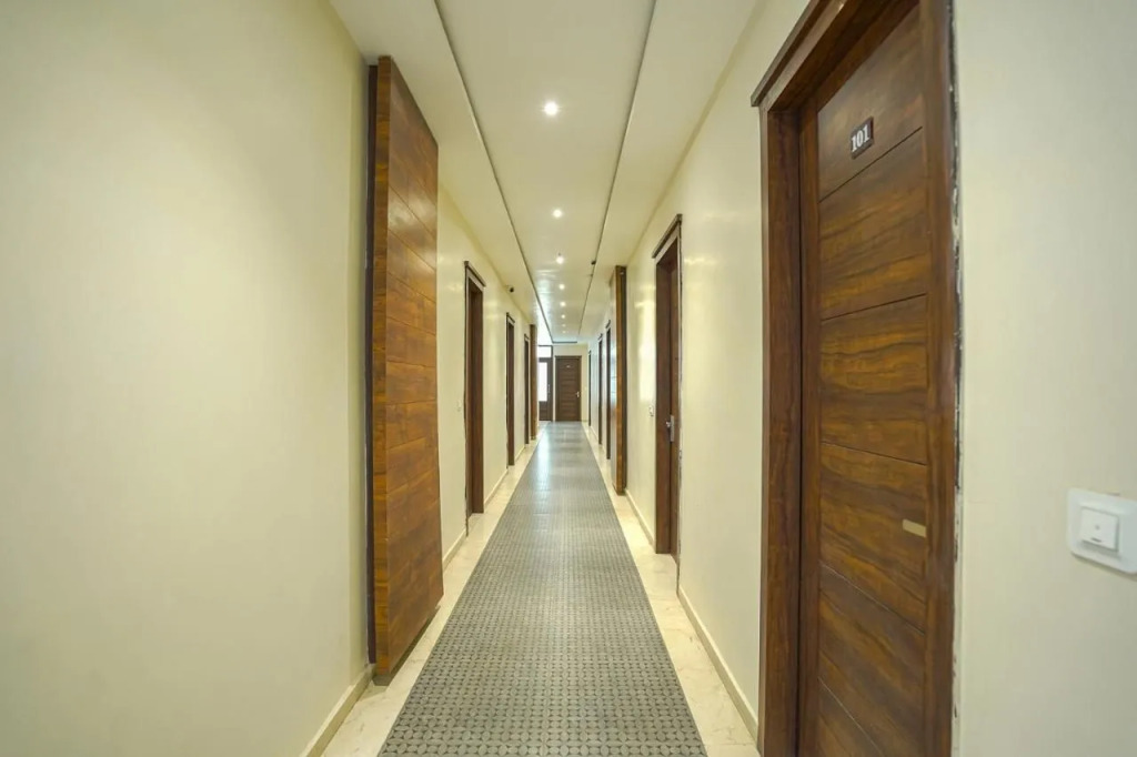 FabHotel Prime Empire