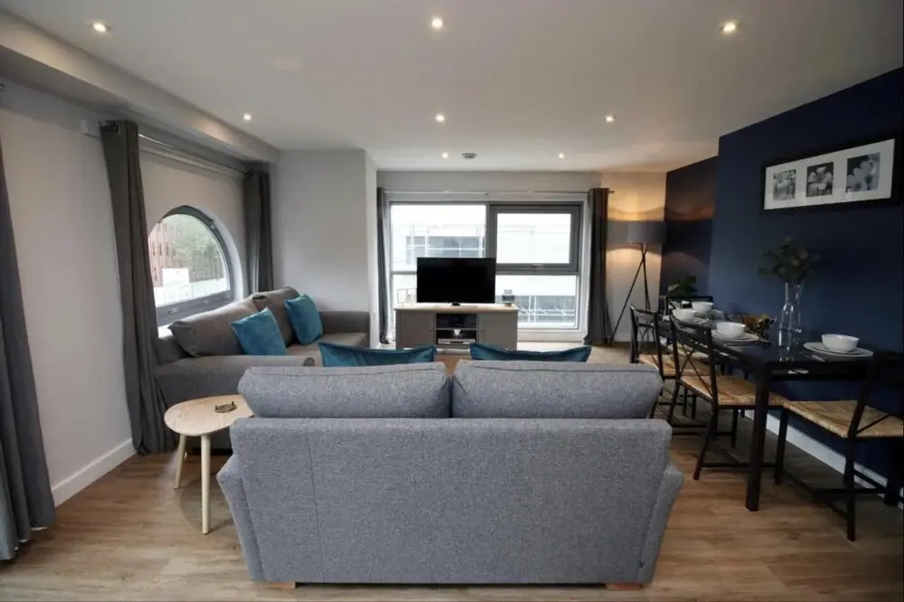 Lovely 2-bed Apartment in Swindon