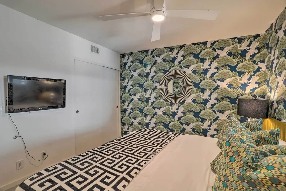 Chic Palm Springs Gem w/ Patio + Pool Access!