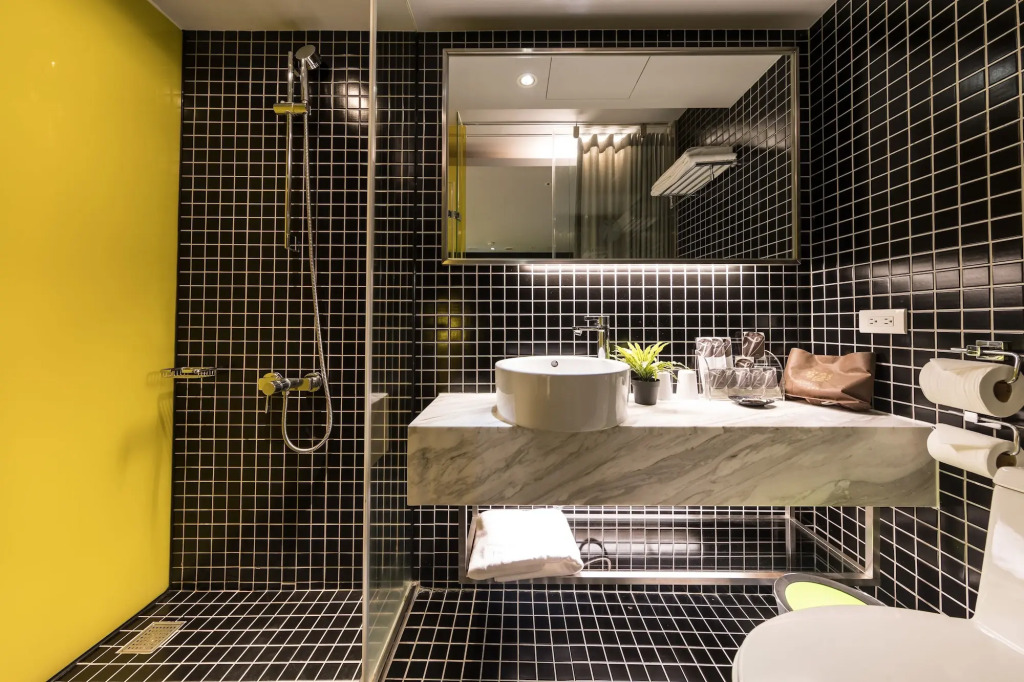 Vendome East Inn