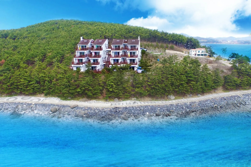 Choongcheong Seocheon Byeolbit Jeongwon Pension
