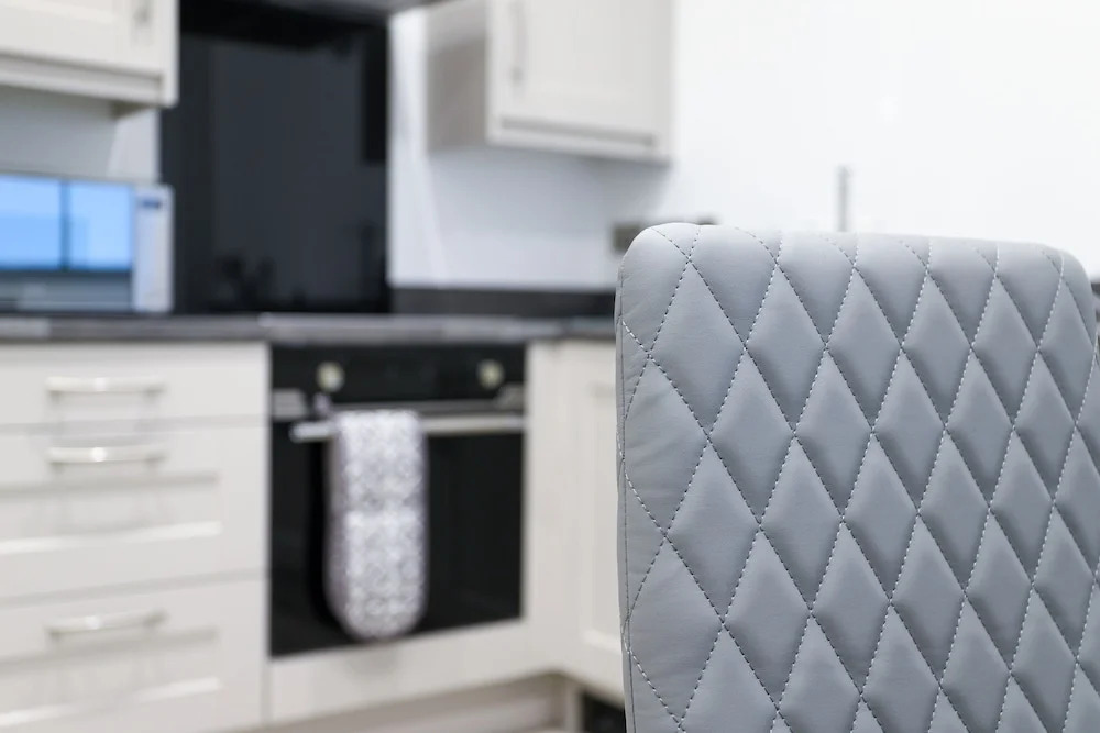 16 Queen Avenue Collection by Happy Days